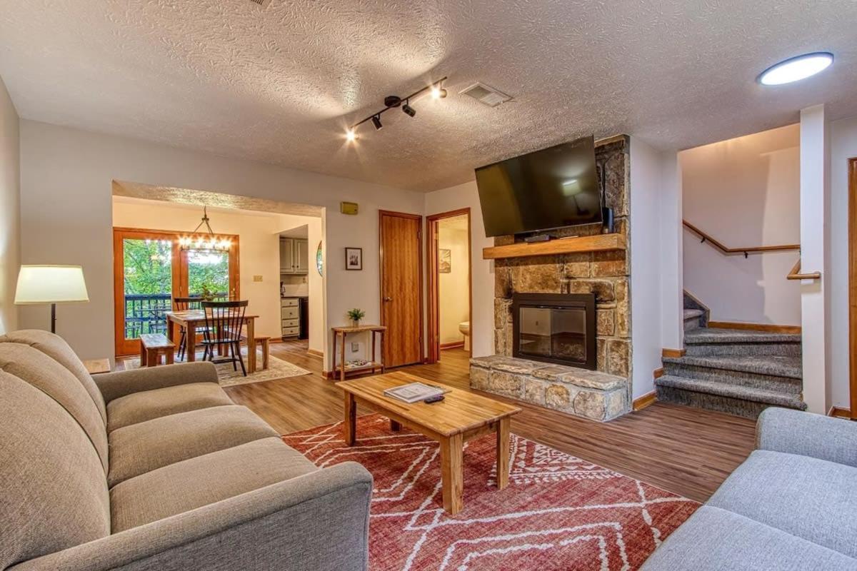 Pinecrest Townhomes-1King-2Queen Unit-Renovated ピジョンフォージ エクステリア 写真