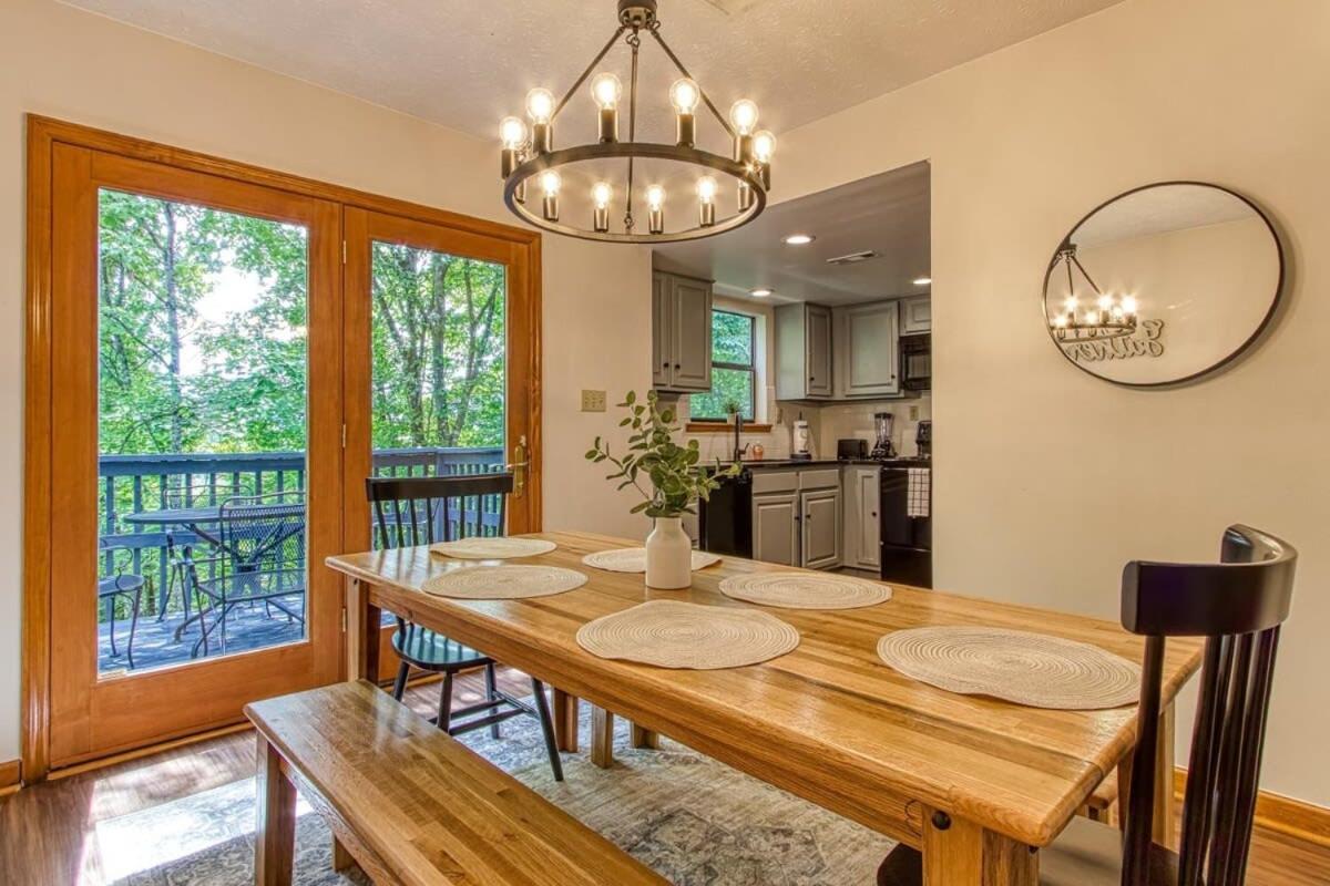Pinecrest Townhomes-1King-2Queen Unit-Renovated ピジョンフォージ エクステリア 写真