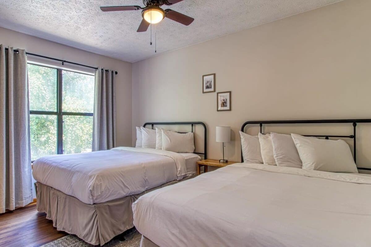 Pinecrest Townhomes-1King-2Queen Unit-Renovated ピジョンフォージ エクステリア 写真