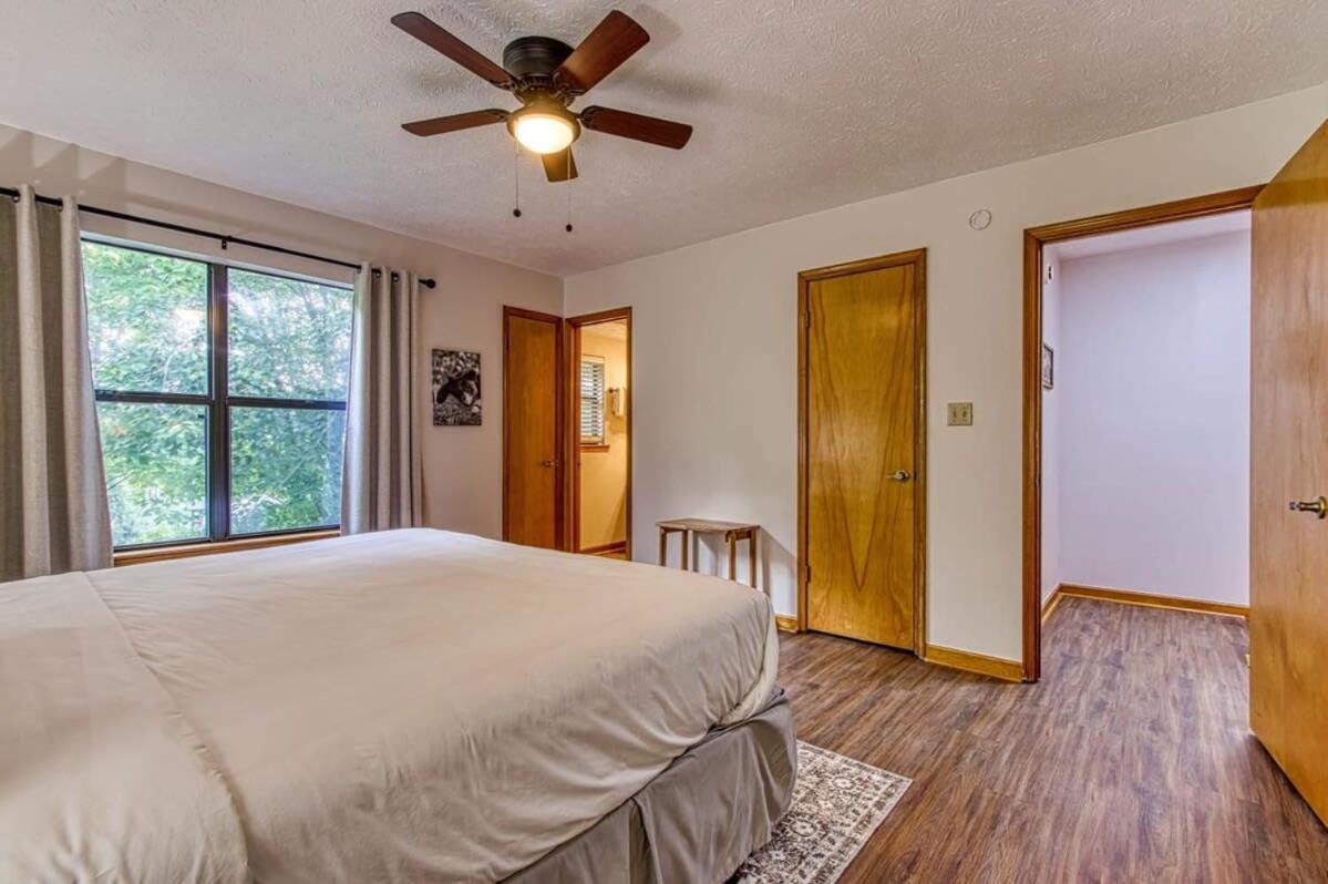Pinecrest Townhomes-1King-2Queen Unit-Renovated ピジョンフォージ エクステリア 写真