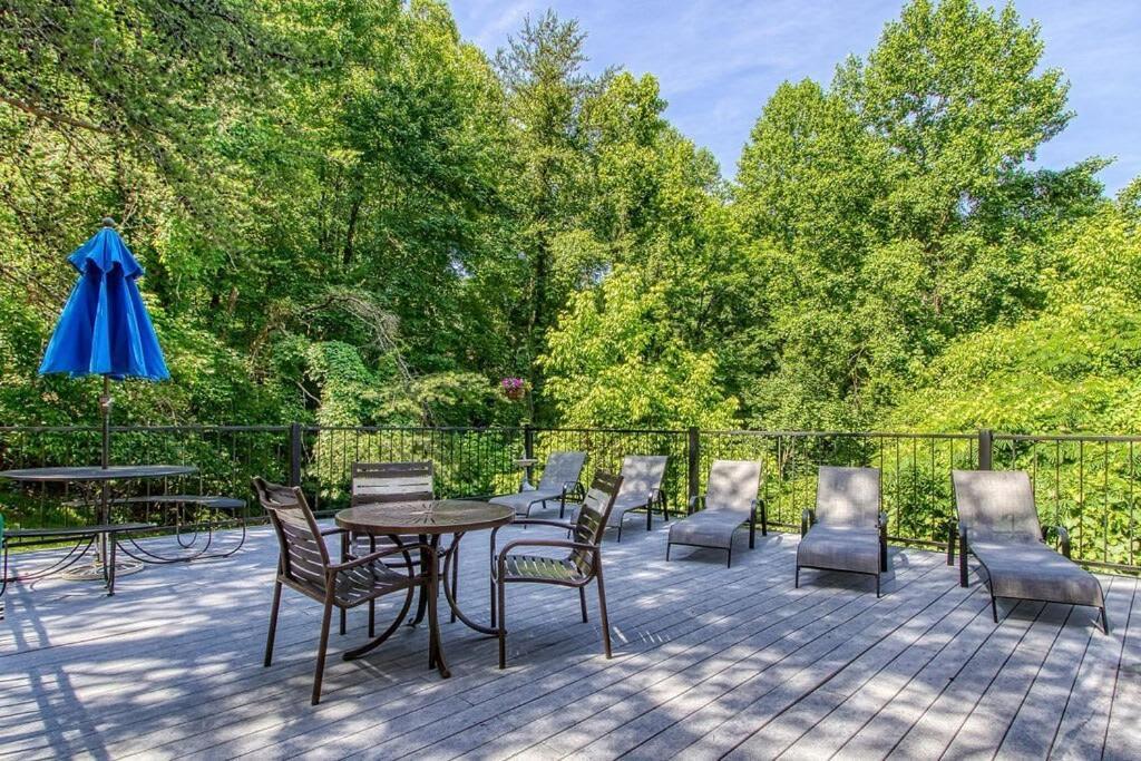 Pinecrest Townhomes-1King-2Queen Unit-Renovated ピジョンフォージ エクステリア 写真