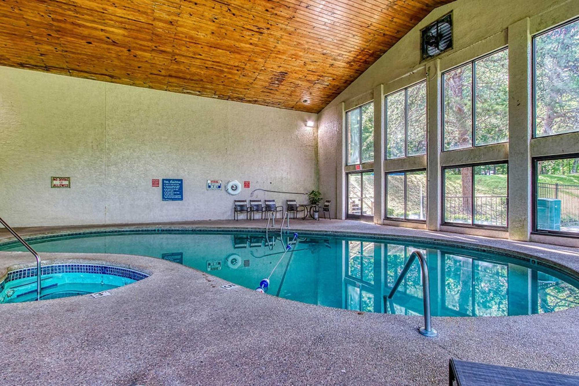 Pinecrest Townhomes-1King-2Queen Unit-Renovated ピジョンフォージ エクステリア 写真
